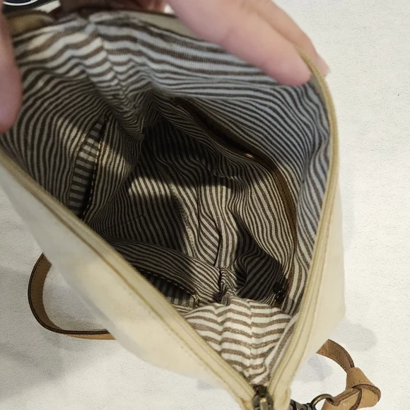 Watercolor Robin Bird Print Crossbody Bag - Picture 3 of 6